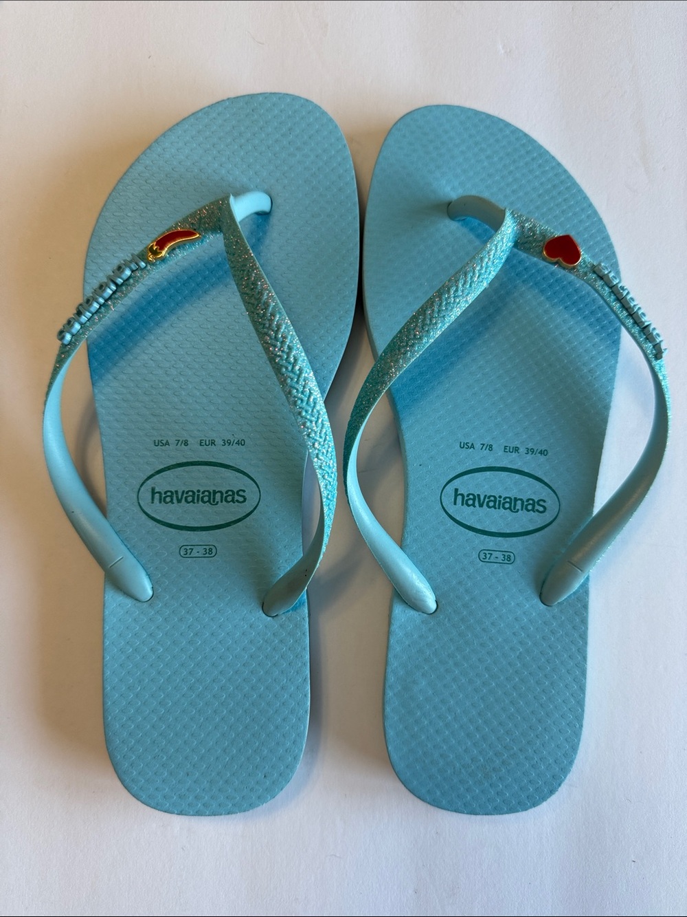Havaianas Women's Aqua Flip Flop Sandals with Heart chili Charm sz 7/8